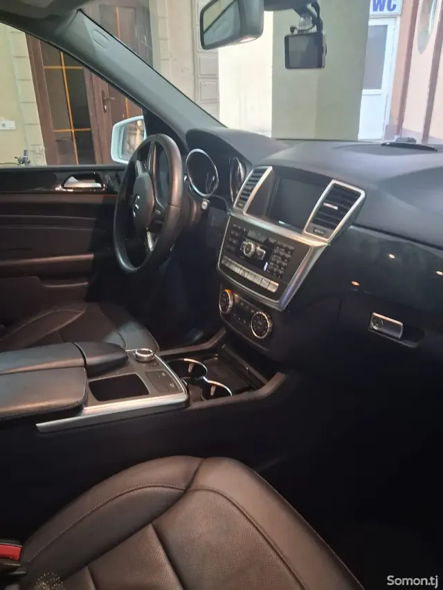 Mercedes-Benz ML class 2015 · 3.5 AT