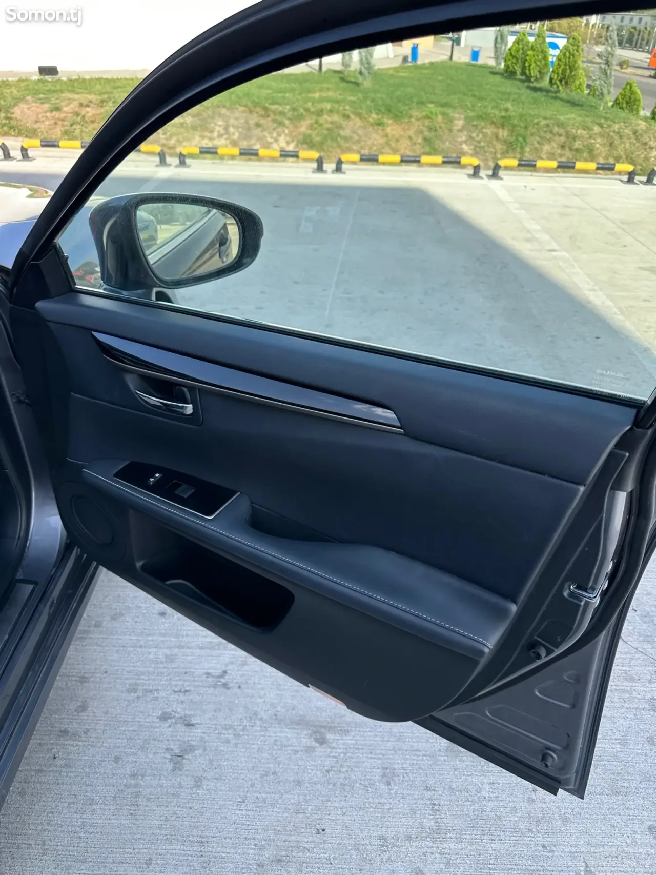 Lexus ES series 2016 · 3.0 AT