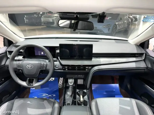 Toyota Camry 2025 · 2.0 AT