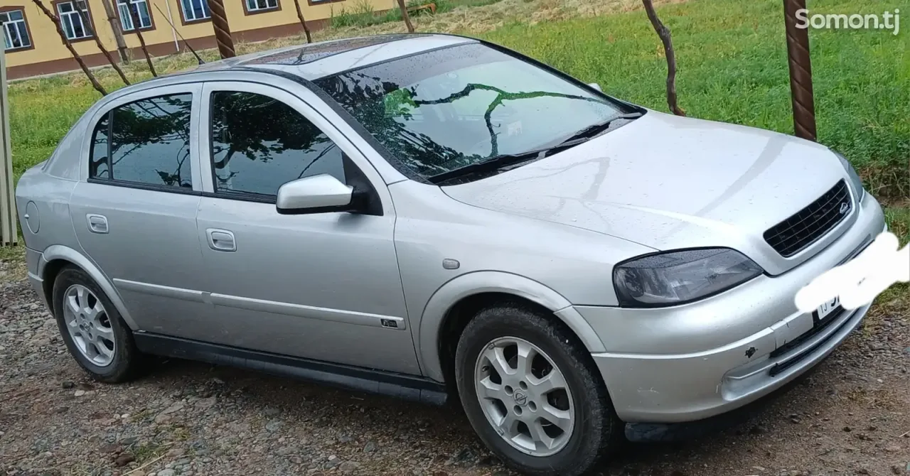 Opel Astra G 1999 · 1.6 MT