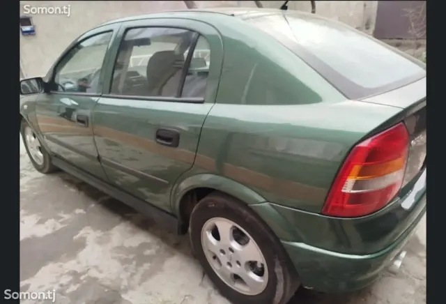Opel Astra G 2000 · 1.6 MT