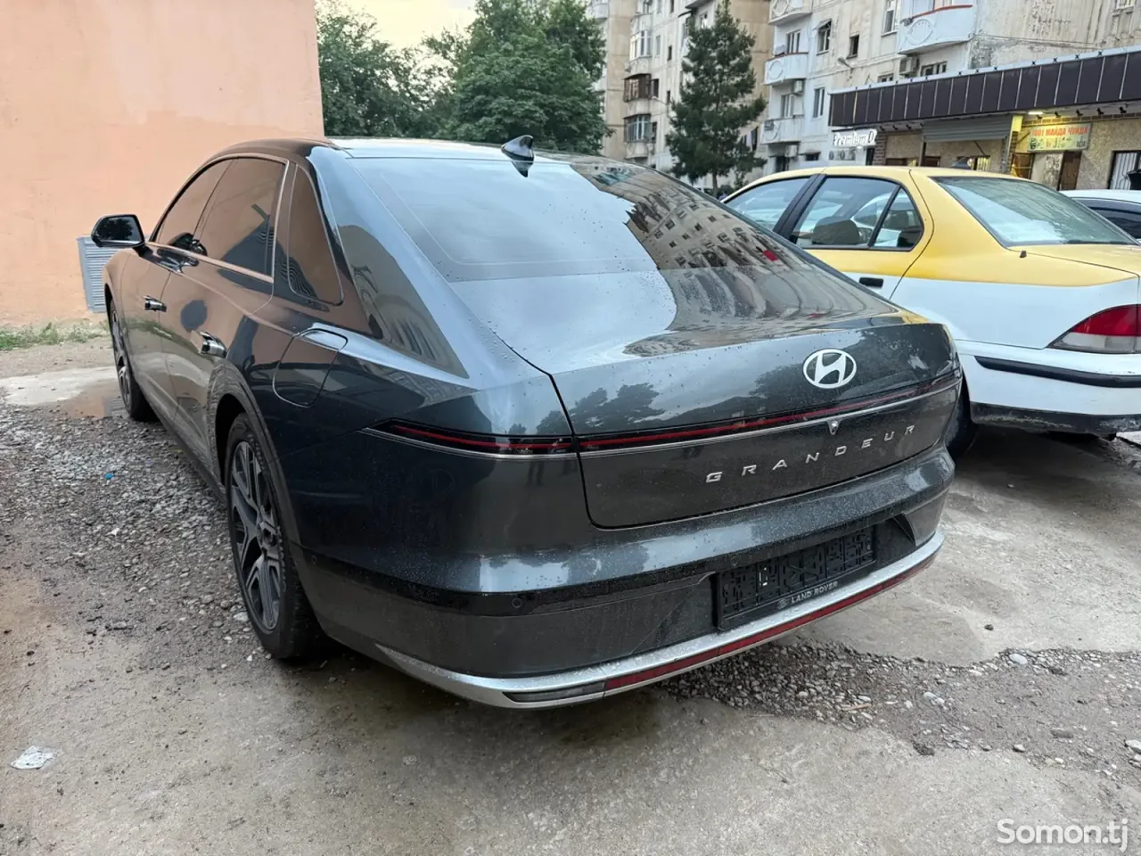 Hyundai Grandeur 2023 · 1.6 AT