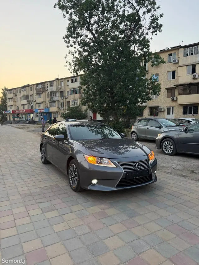 Lexus ES series 2014 · 3.0 AT