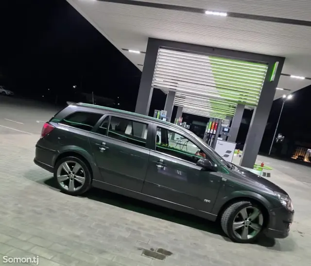 Opel Astra H 2009 · 1.6 MT