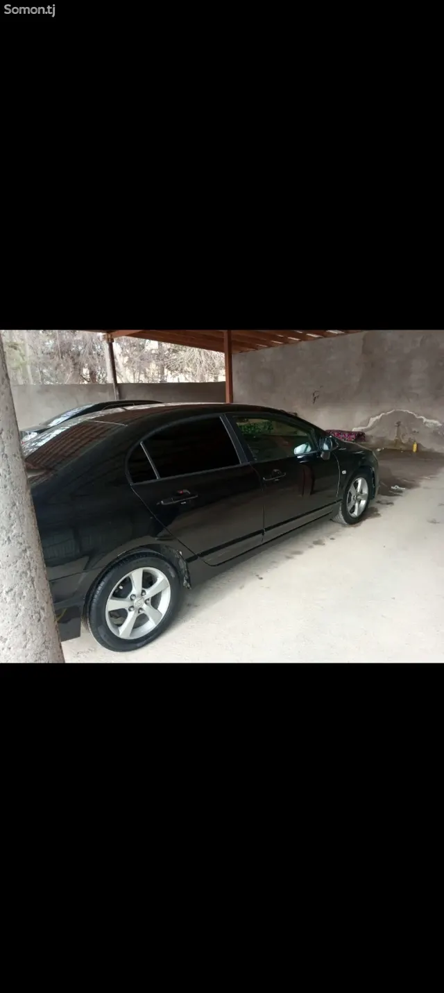 Honda Civic 2006 · 1.8 CVT