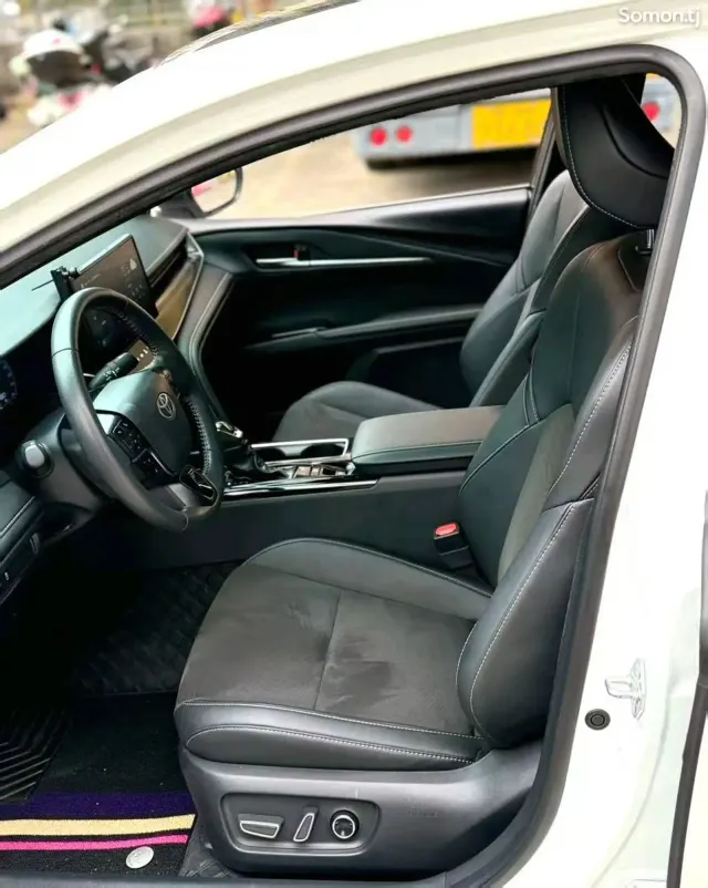 Toyota Camry 2025 · 2.5 AT