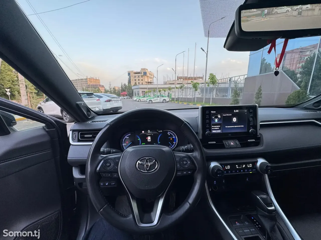 Toyota RAV 4 2020 · 2.5 AT