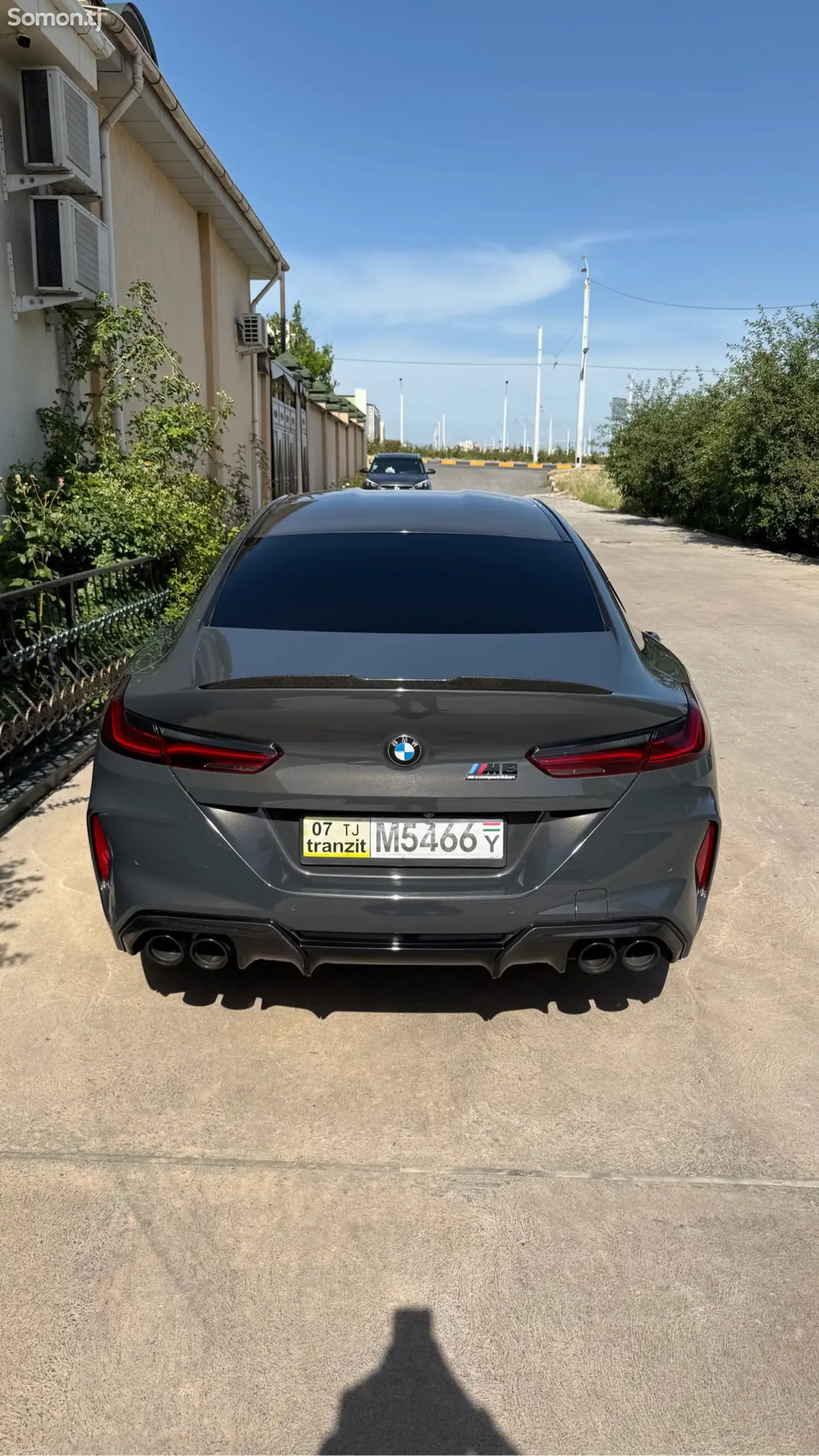 BMW M8 2024 · 4.4 AT