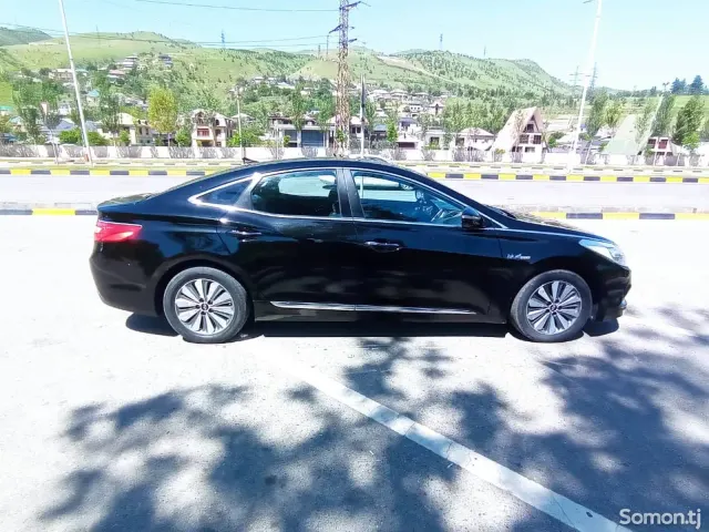 Hyundai Grandeur 2014 · 2.4 AT