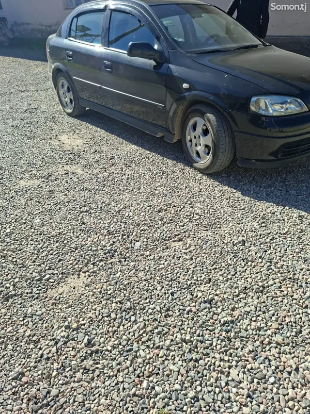Opel Astra G 2000 · 1.6 MT
