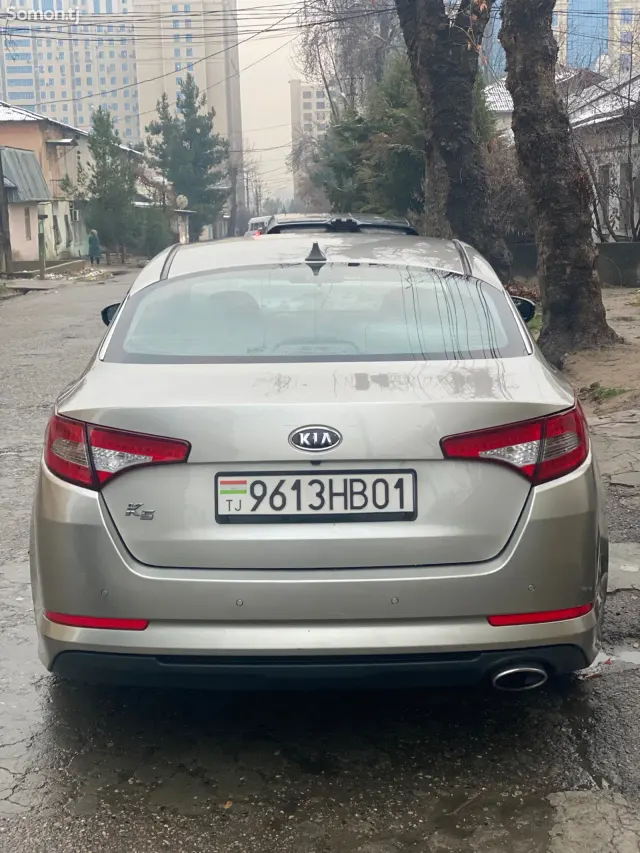 Kia K5 2011 · 2.0 AT