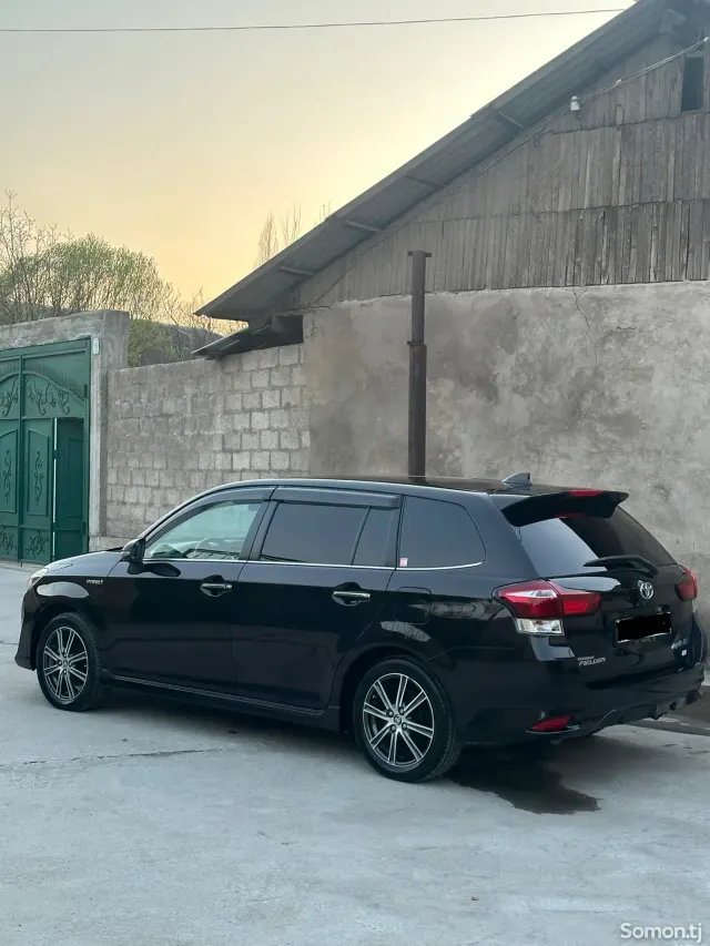 Toyota Fielder 2015 · 1.5 AT