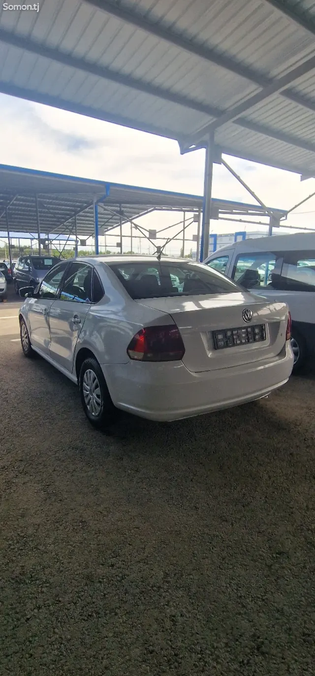Volkswagen Polo 2014 · 1.6 MT