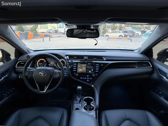 Toyota Camry 2018 · 2.5 AT