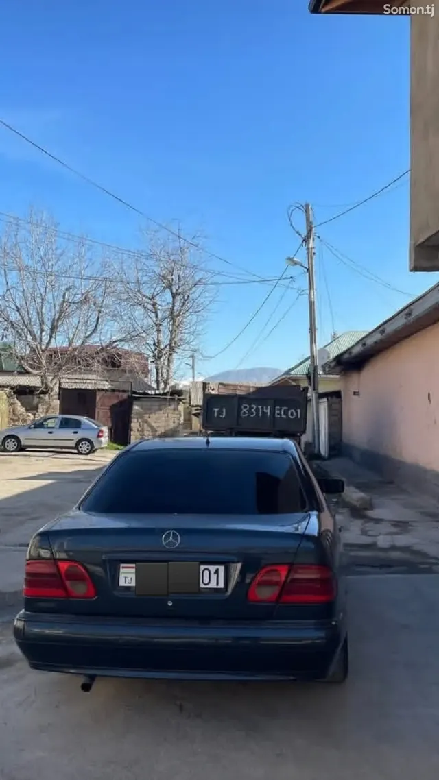 Mercedes-Benz E class 1995 · 2.0 MT