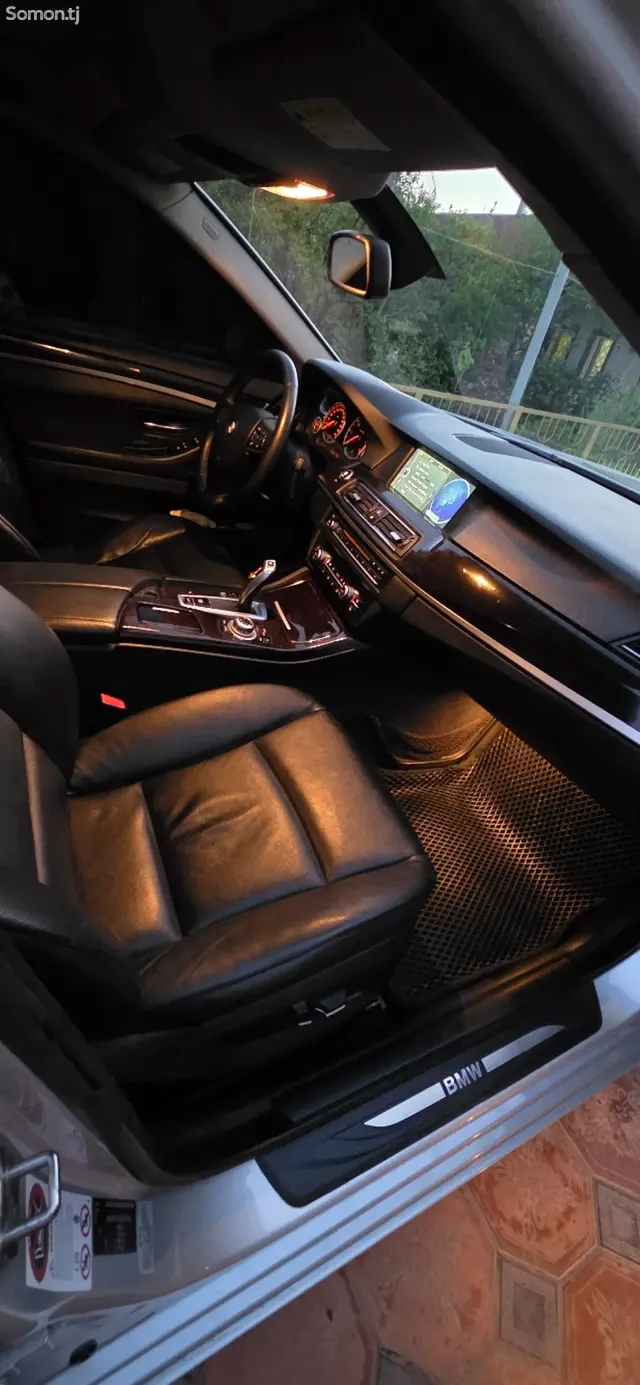 BMW 5 series 2012 · 2.0 AT