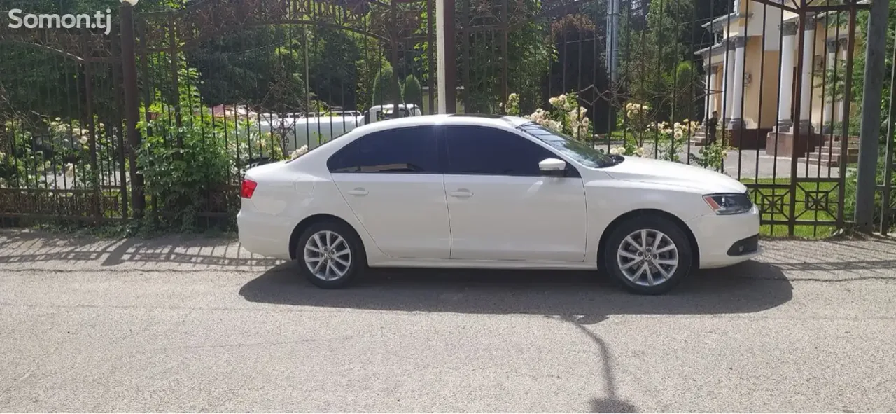 Volkswagen Jetta 2011 · 2.5 AT