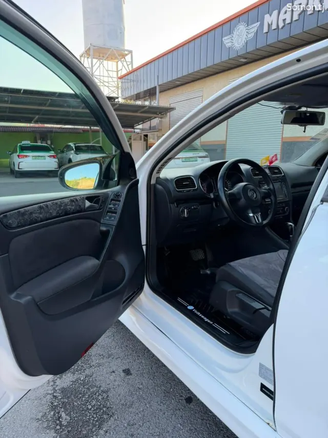 Volkswagen Golf 2012 · 1.4 AT