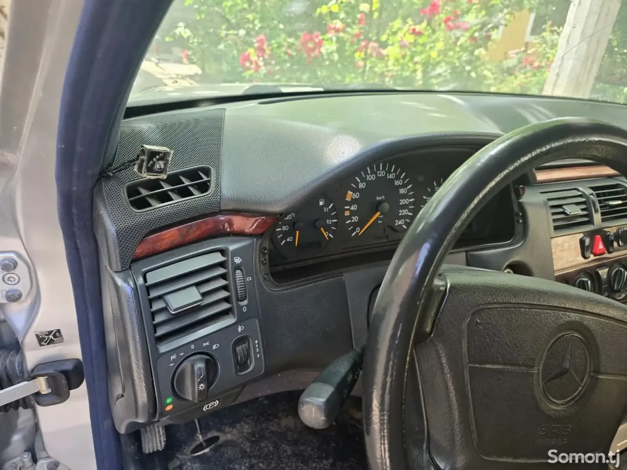 Mercedes-Benz E class 1996 · 2.0 MT