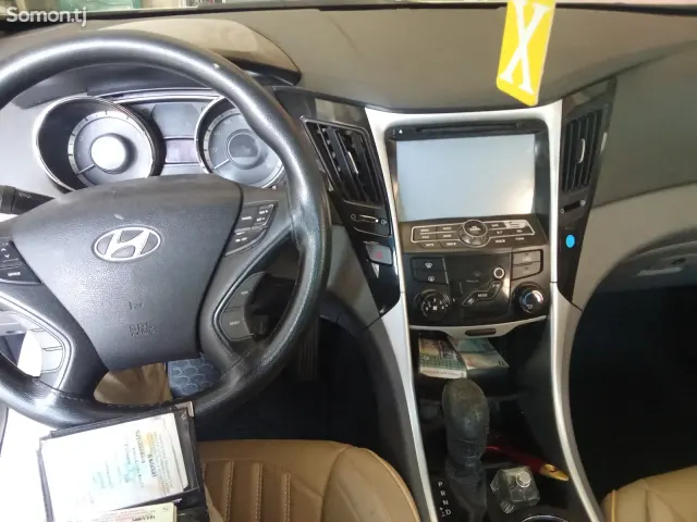 Hyundai Sonata 2011 · 2.4 AT