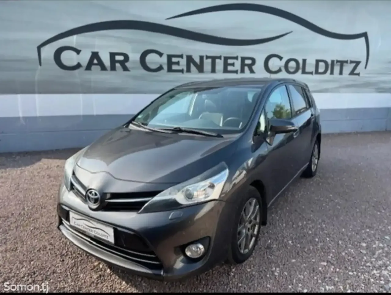 Toyota Verso 2014 · 1.6 MT