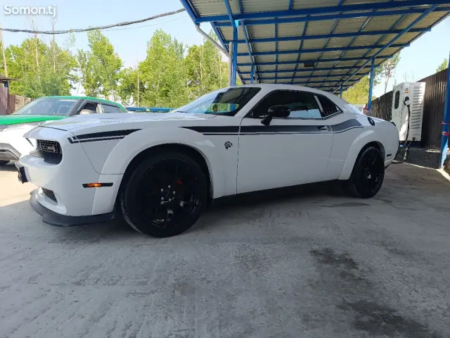 Dodge Challenger 2015 · 3.6 AT