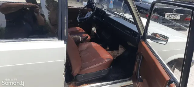 Lada (ВАЗ) 2105 1983 · 1.3 MT