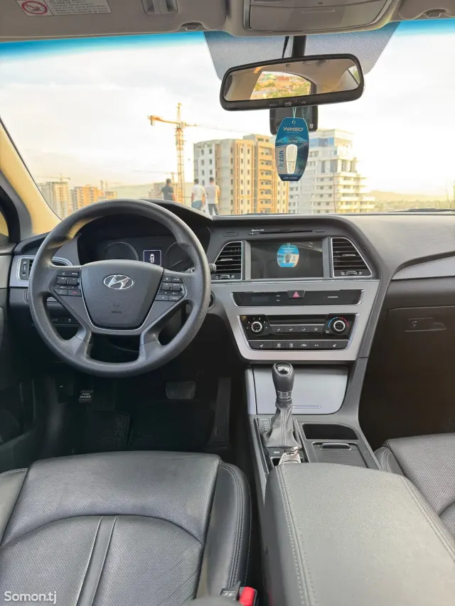 Hyundai Sonata 2014 · 2.4 AT