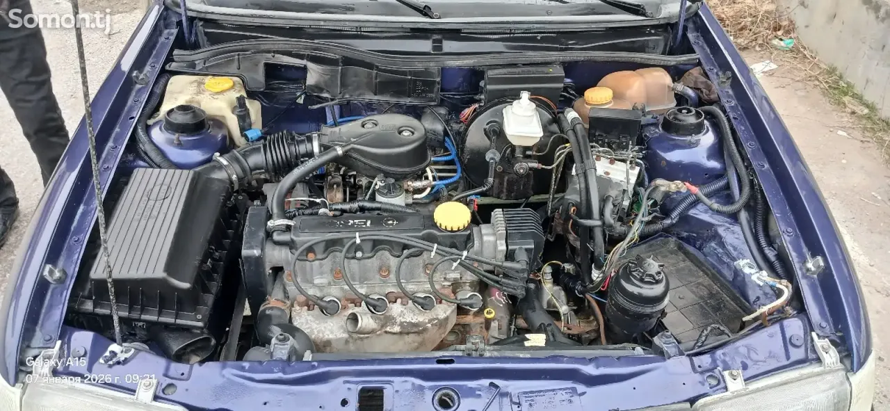Opel Astra F 1998 · 1.6 MT