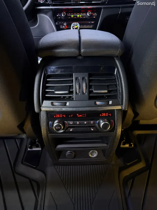 BMW X5 2016 · 4.0 AT