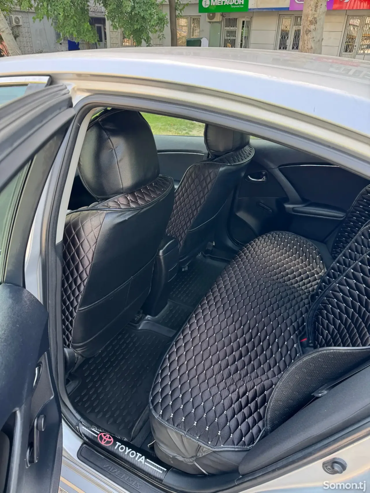 Toyota Avensis 2009 · 1.8 MT
