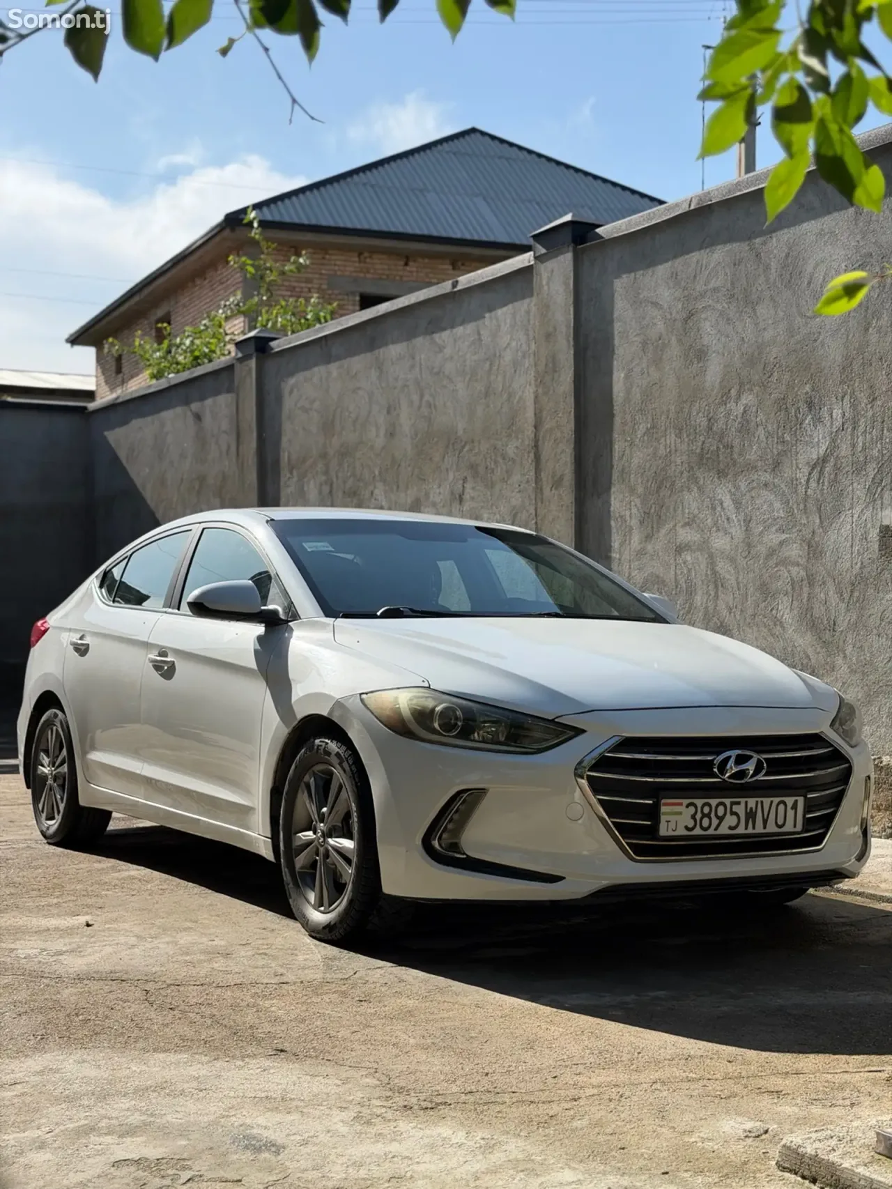 Hyundai Elantra 2017 · 2.0 AT