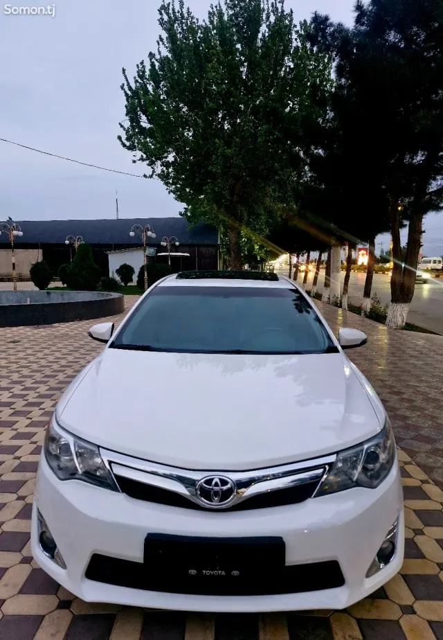 Toyota Camry 2012 · 2.5 AT