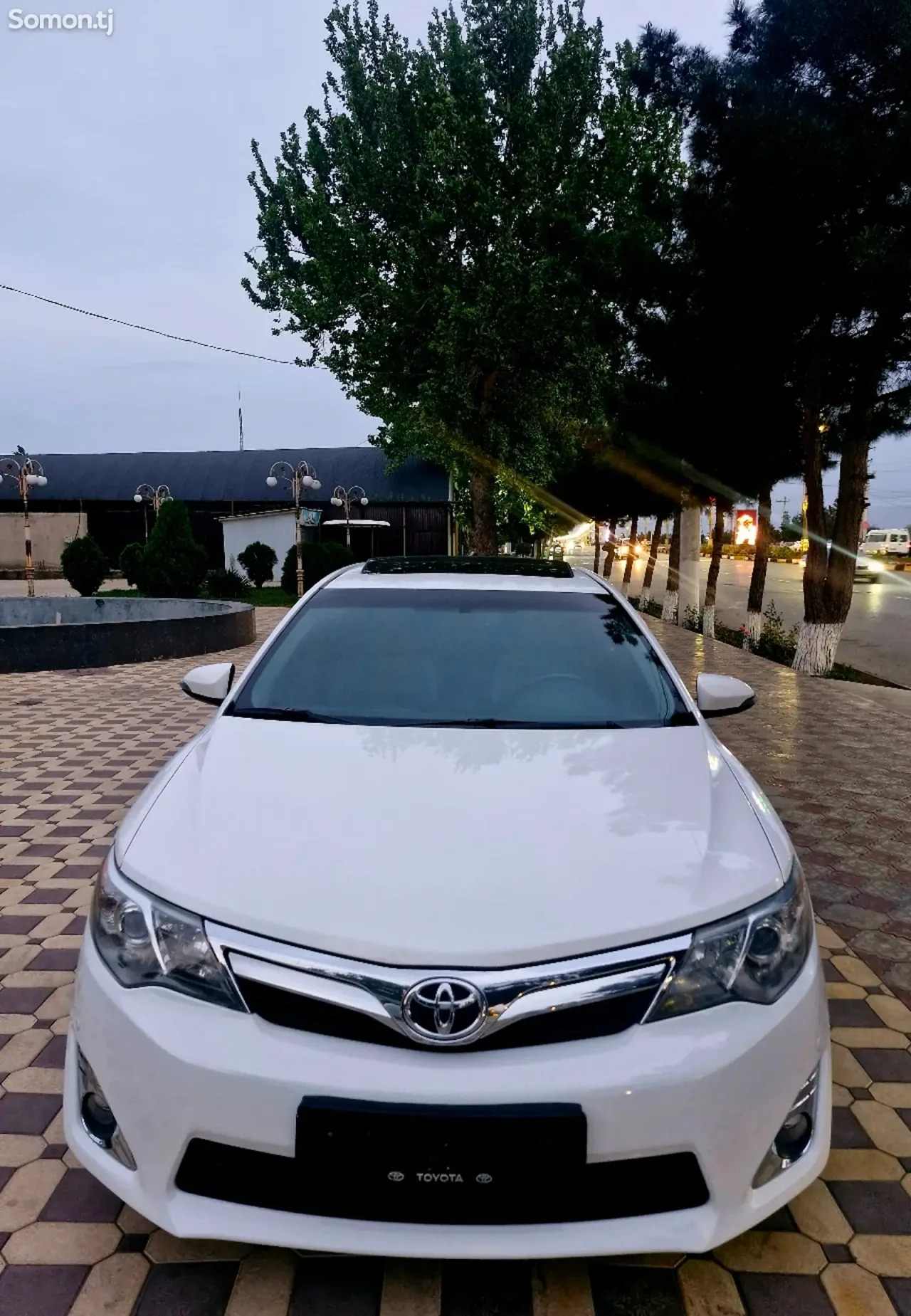 Toyota Camry 2012 · 2.5 AT