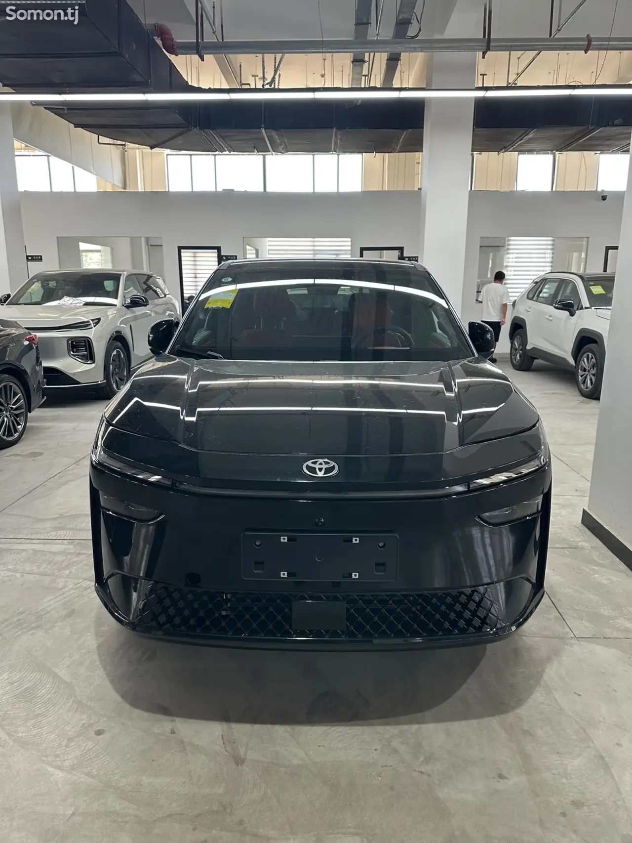Toyota bZ4X 2025 · AT