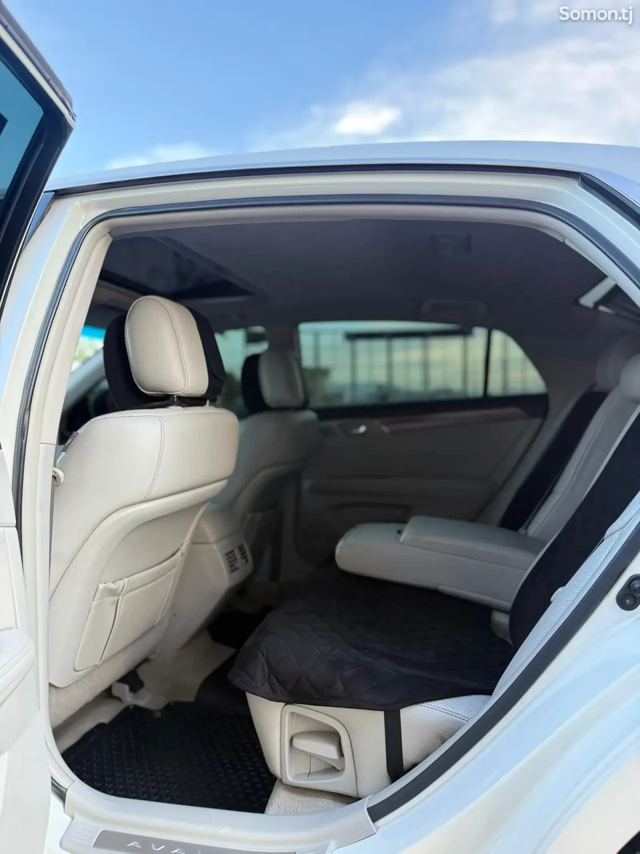 Toyota Avalon 2010 · 3.5 AT