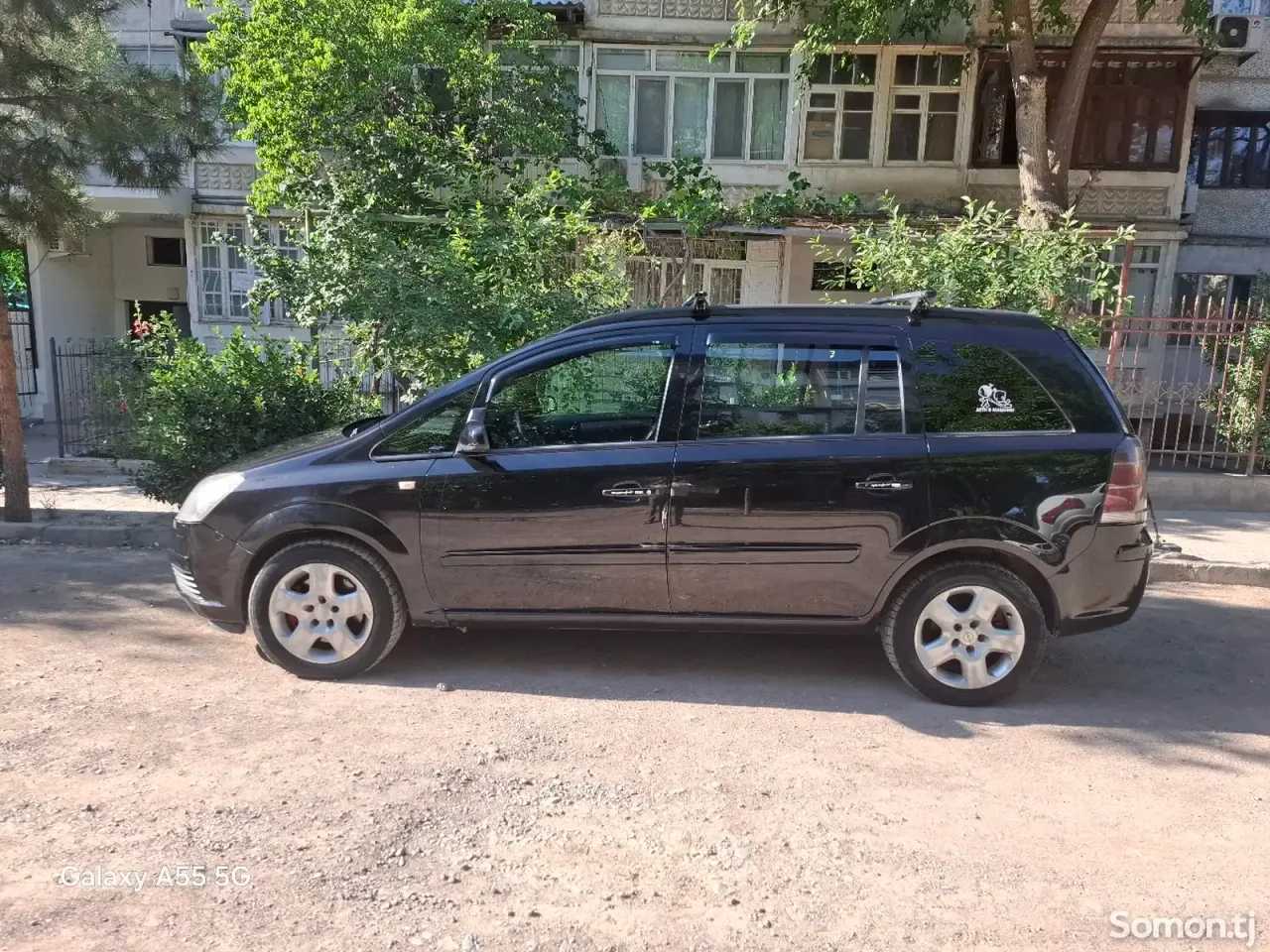 Opel Zafira 2006 · 1.9 MT