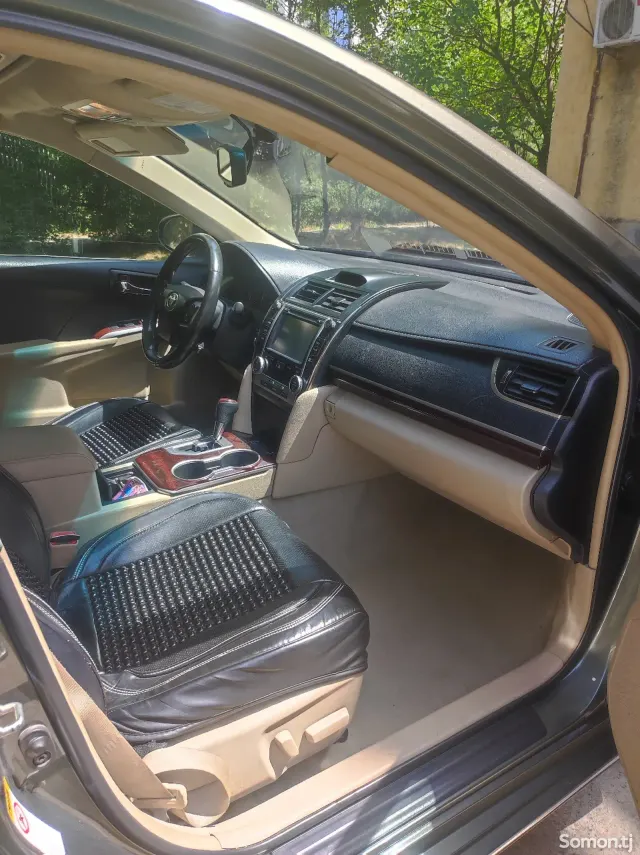 Toyota Camry 2014 · 2.5 AT
