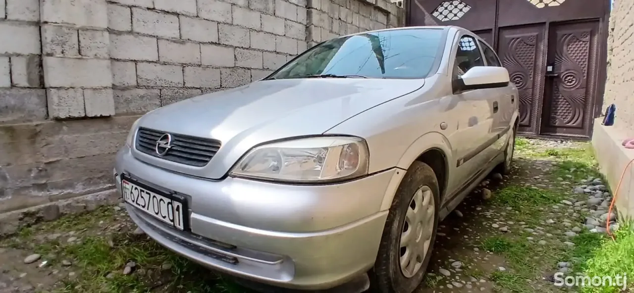 Opel Astra G 1999 · 1.6 MT