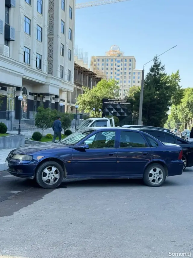 Opel Vectra B 1999 · 1.6 MT