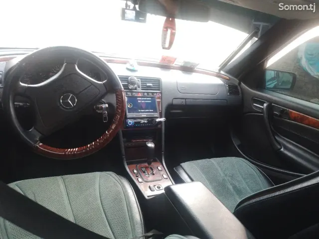 Mercedes-Benz C class 2000 · 2.8 AT