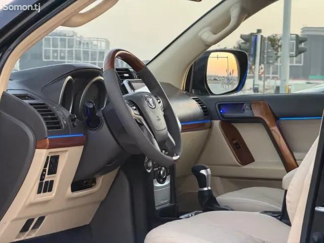 Toyota Land Cruiser Prado 2014 · 4.0 AT
