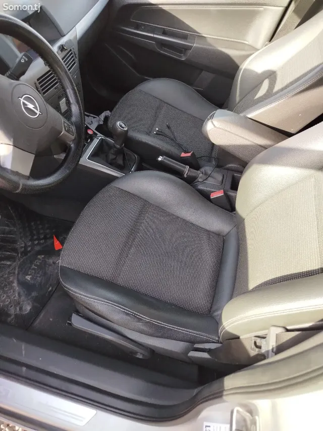 Opel Astra H 2006 · 1.8 MT