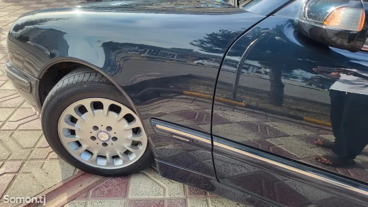 Mercedes-Benz E class 2001 · 3.2 AT