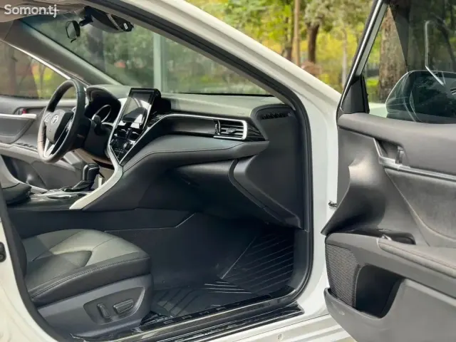 Toyota Camry 2023 · 2.5 AT