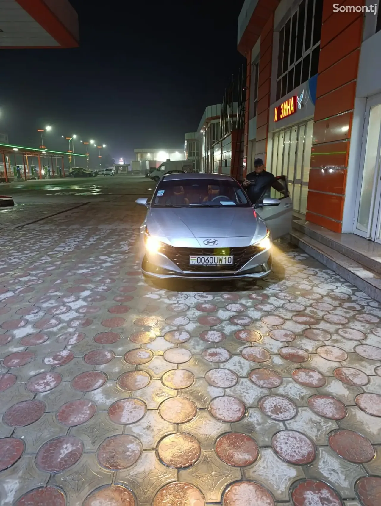 Hyundai Elantra 2022 · 2.0 AT