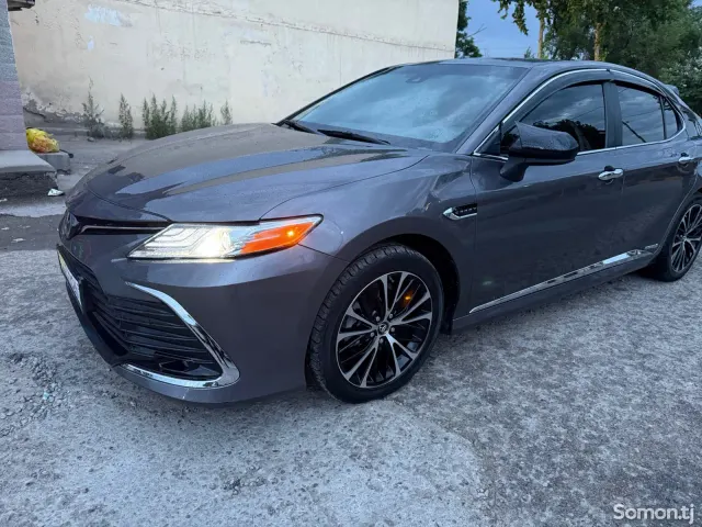 Toyota Camry 2018 · 2.5 AT