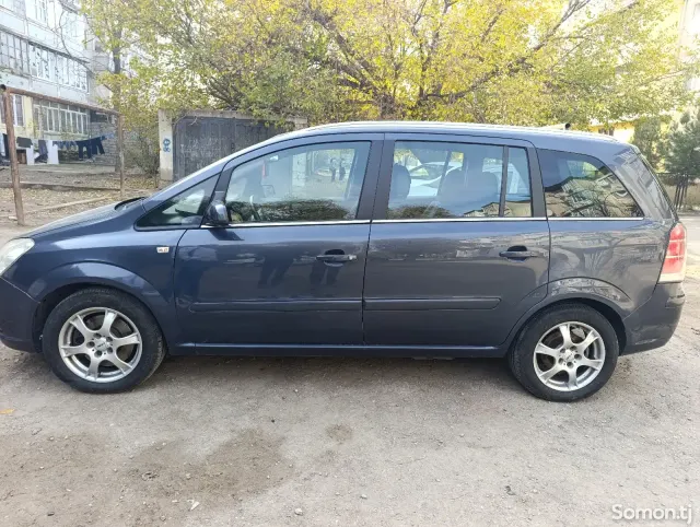 Opel Zafira 2008 · 1.6 MT