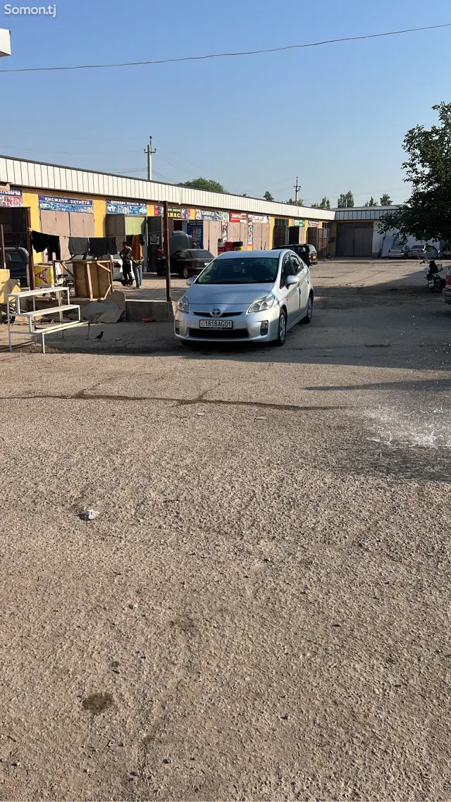 Toyota Prius 2010 · 1.8 CVT