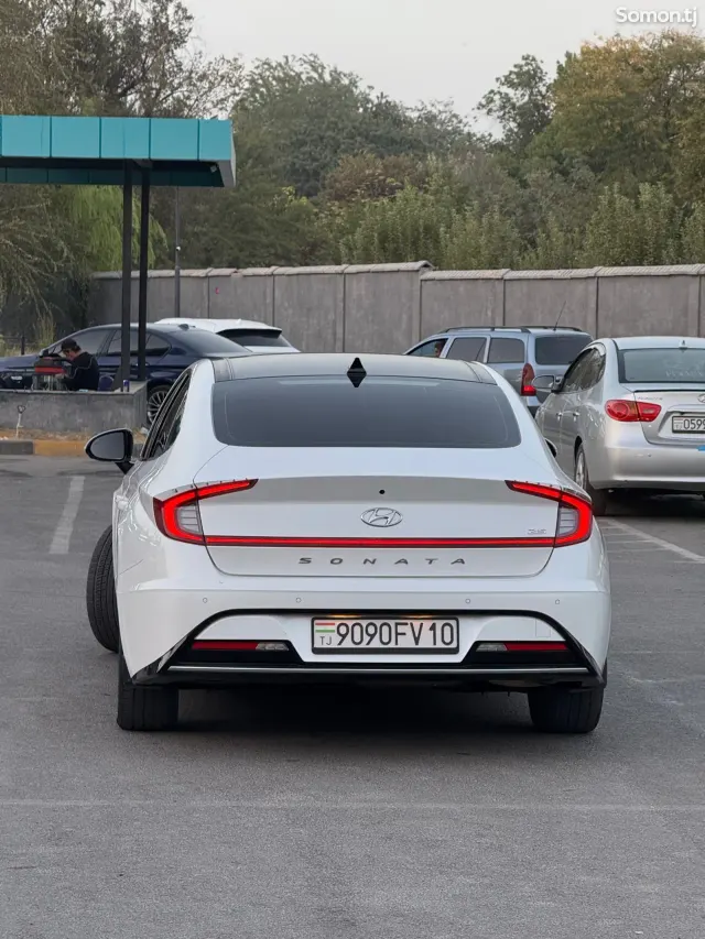 Hyundai Sonata 2022 · 2.5 AT